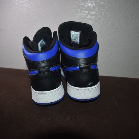 Nike Air Jordan 1 Size 5 Kids shoes in like new condition Clean Pet Smoke-free h - Picture 5 of 8